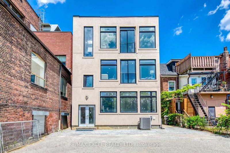 UNIT D - 923 COLLEGE Street
