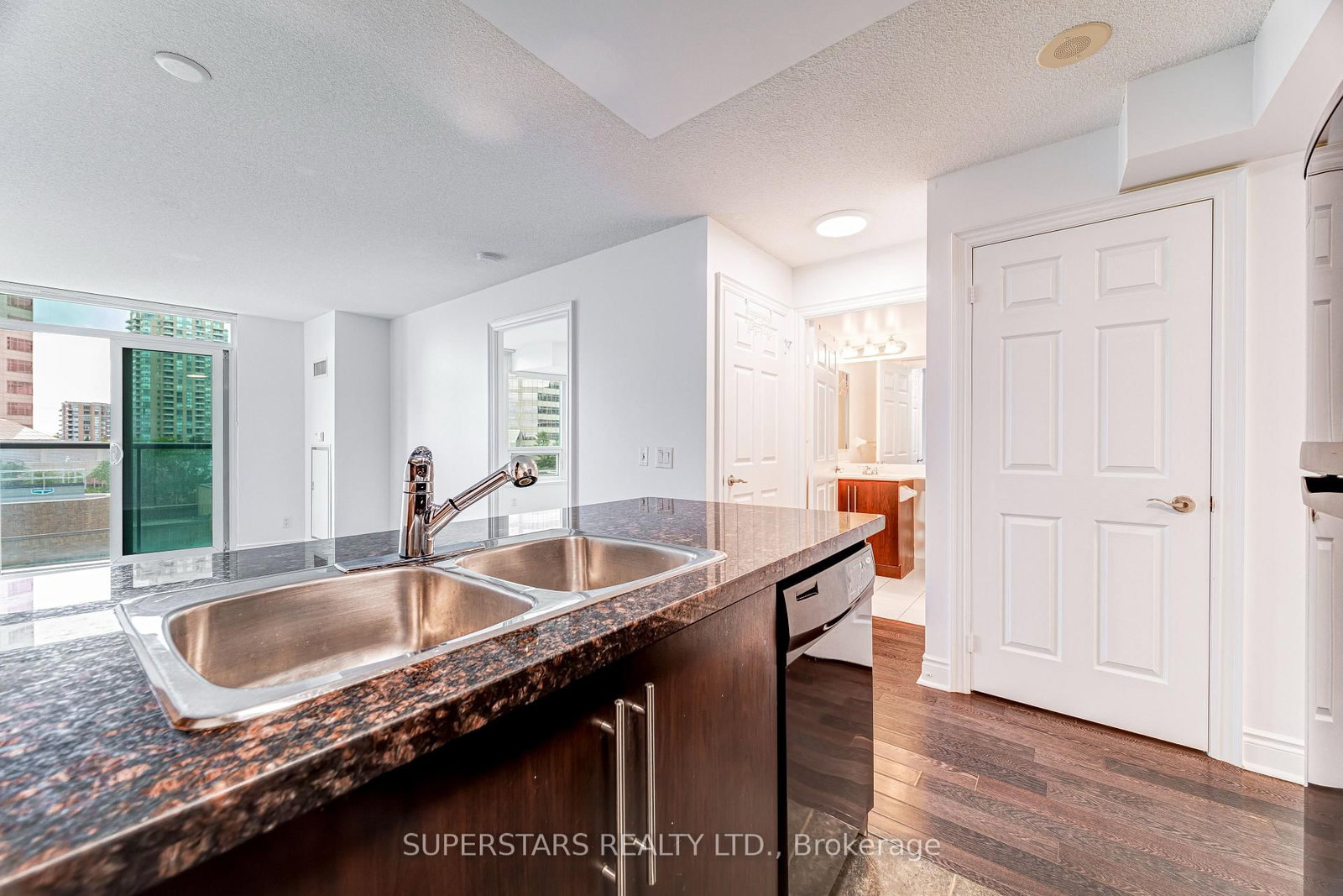 25 Greenview Avenue • #524 • Toronto, ON photo 16