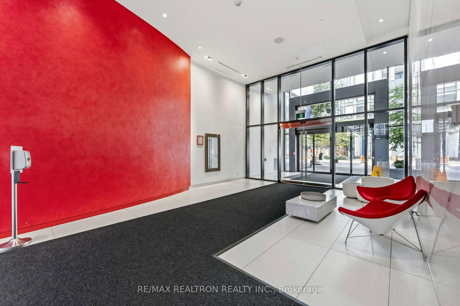185 Roehampton Avenue • #510 • Toronto, ON photo 3