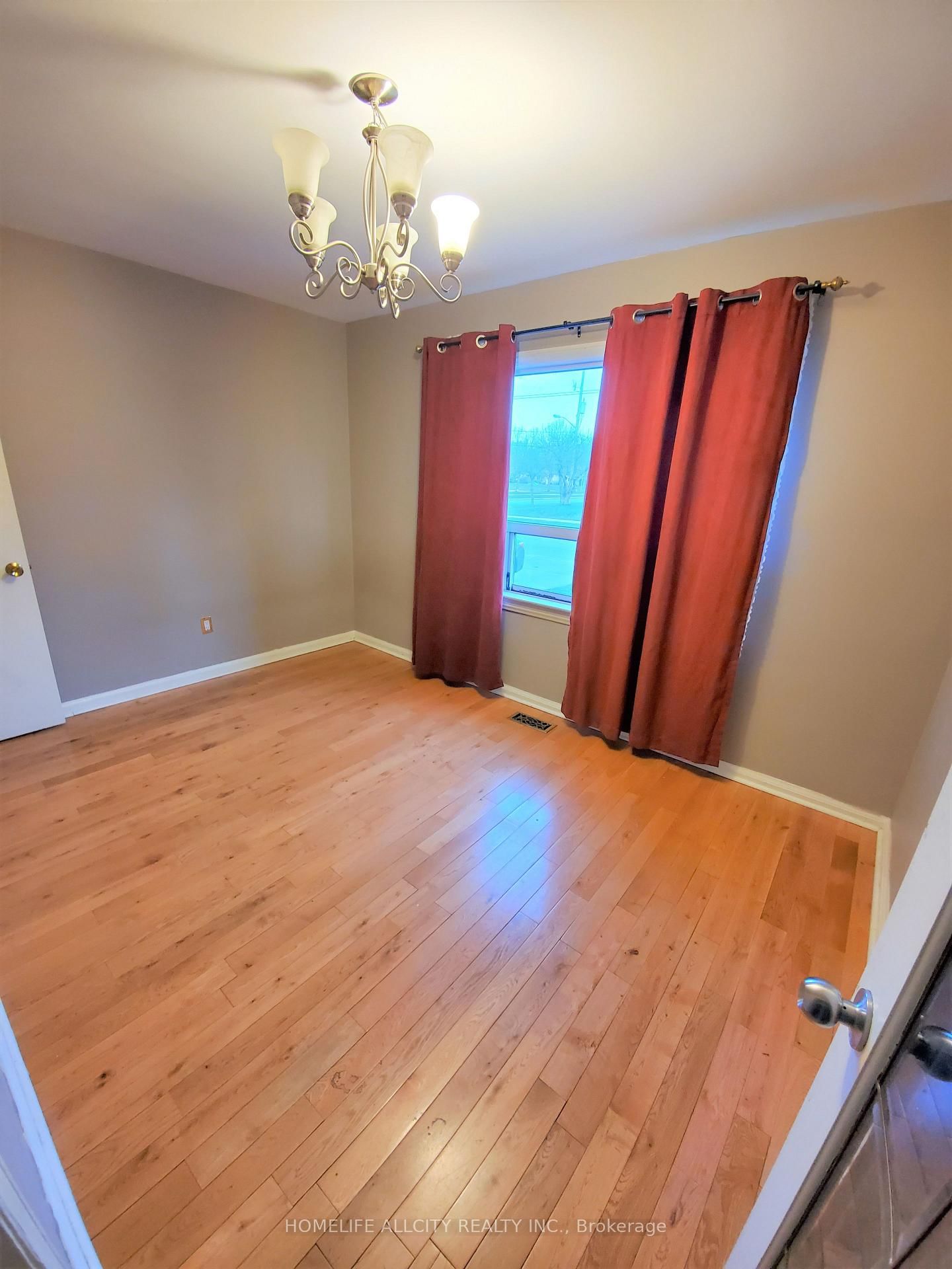4 Bevdale Road • Toronto, ON photo 8
