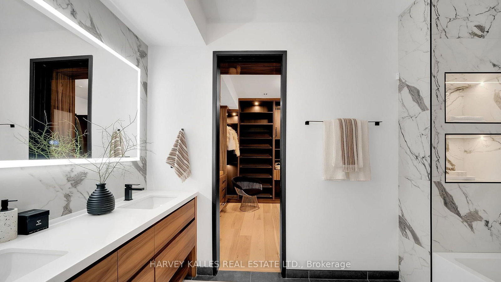 4 Douglas Crescent • Toronto, ON photo 16
