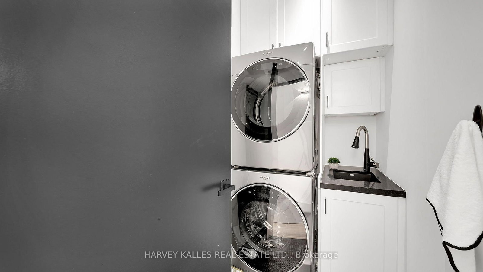 4 Douglas Crescent • Toronto, ON photo 19