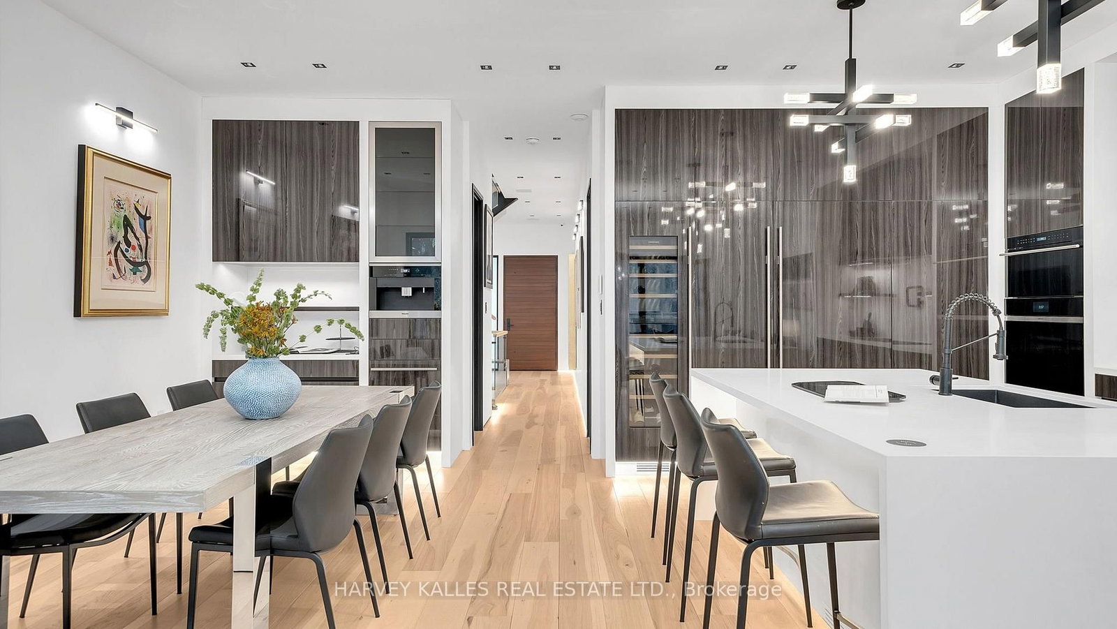 4 Douglas Crescent • Toronto, ON photo 5