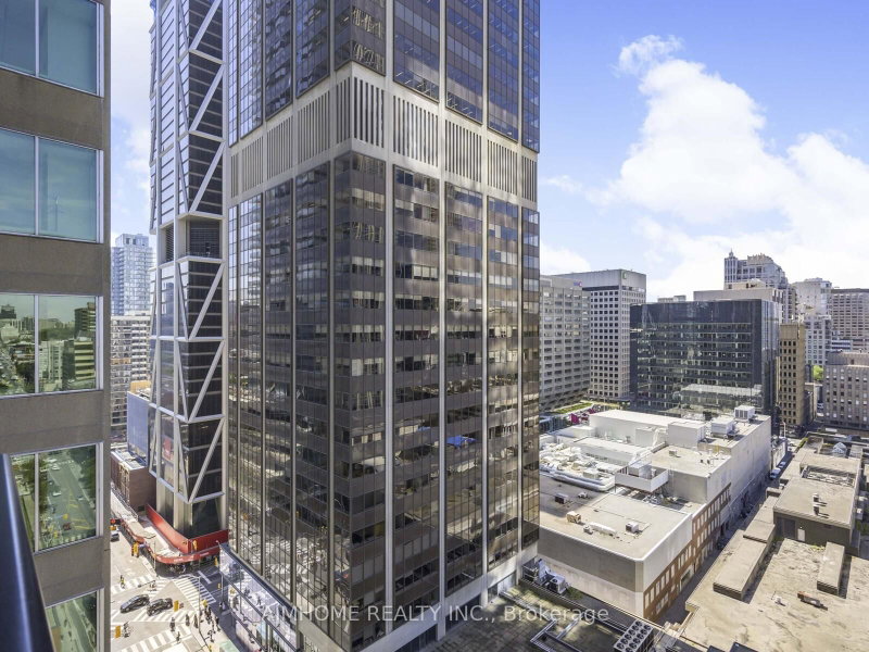 1901 - 771 yonge Street
