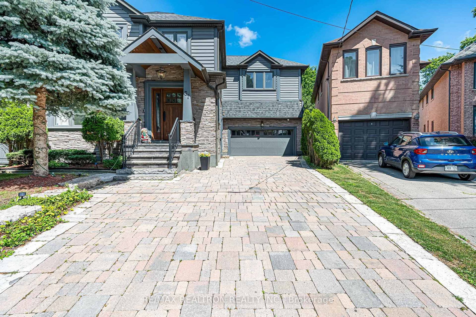 37 Stuart Crescent • Toronto, ON photo 2