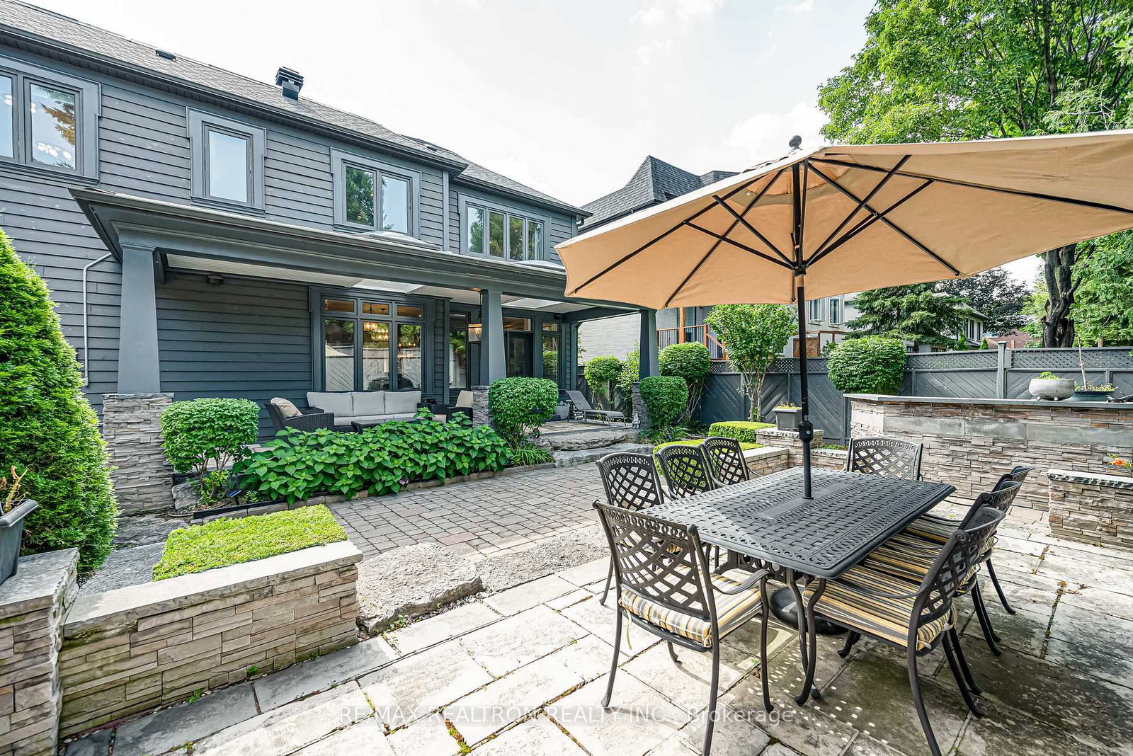 37 Stuart Crescent • Toronto, ON photo 7