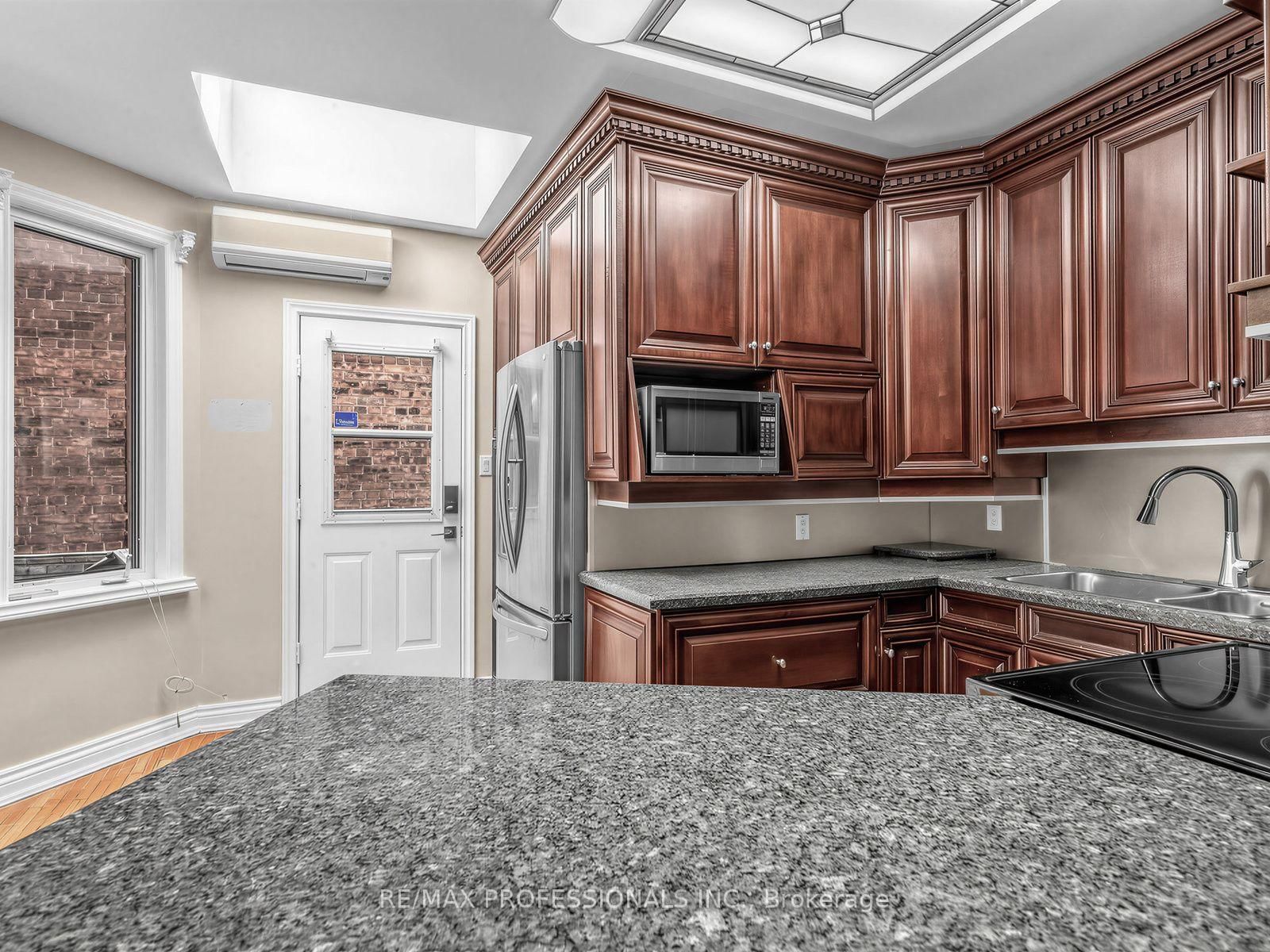 168 Markham Street • Toronto, ON photo 13