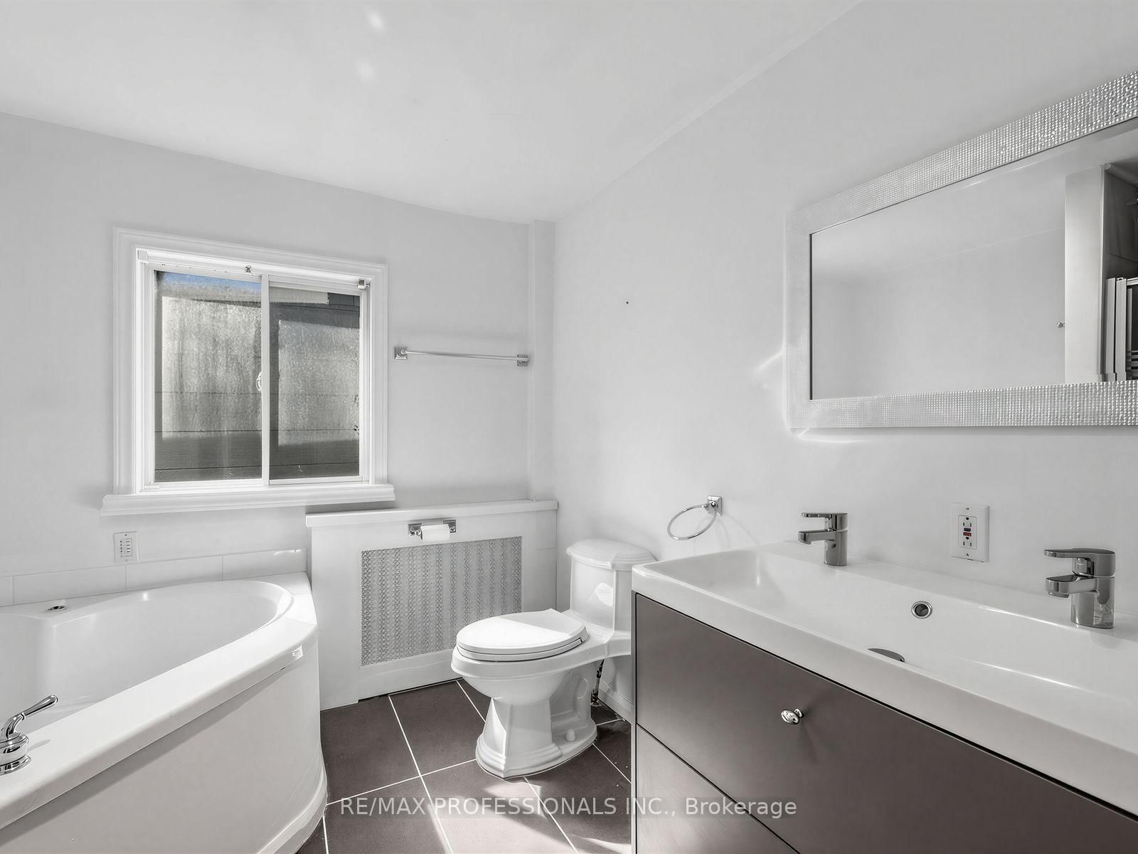 168 Markham Street • Toronto, ON photo 17