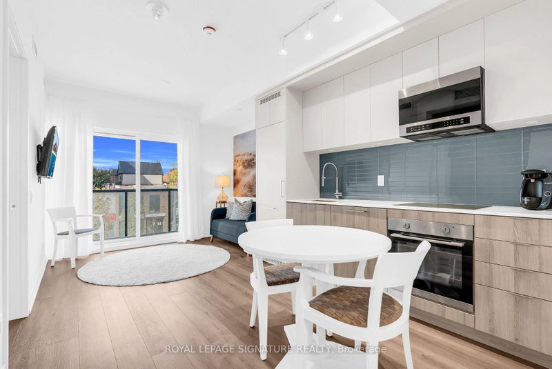 212 - 863 St. Clair Avenue W
