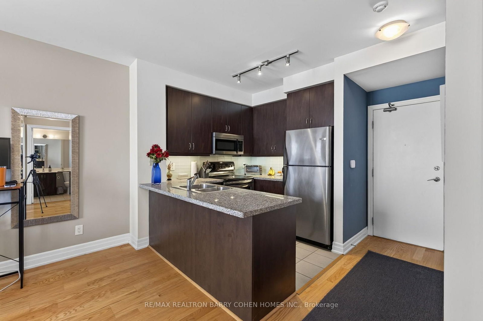 500 St Clair Avenue W • #1404 • Toronto, ON photo 10