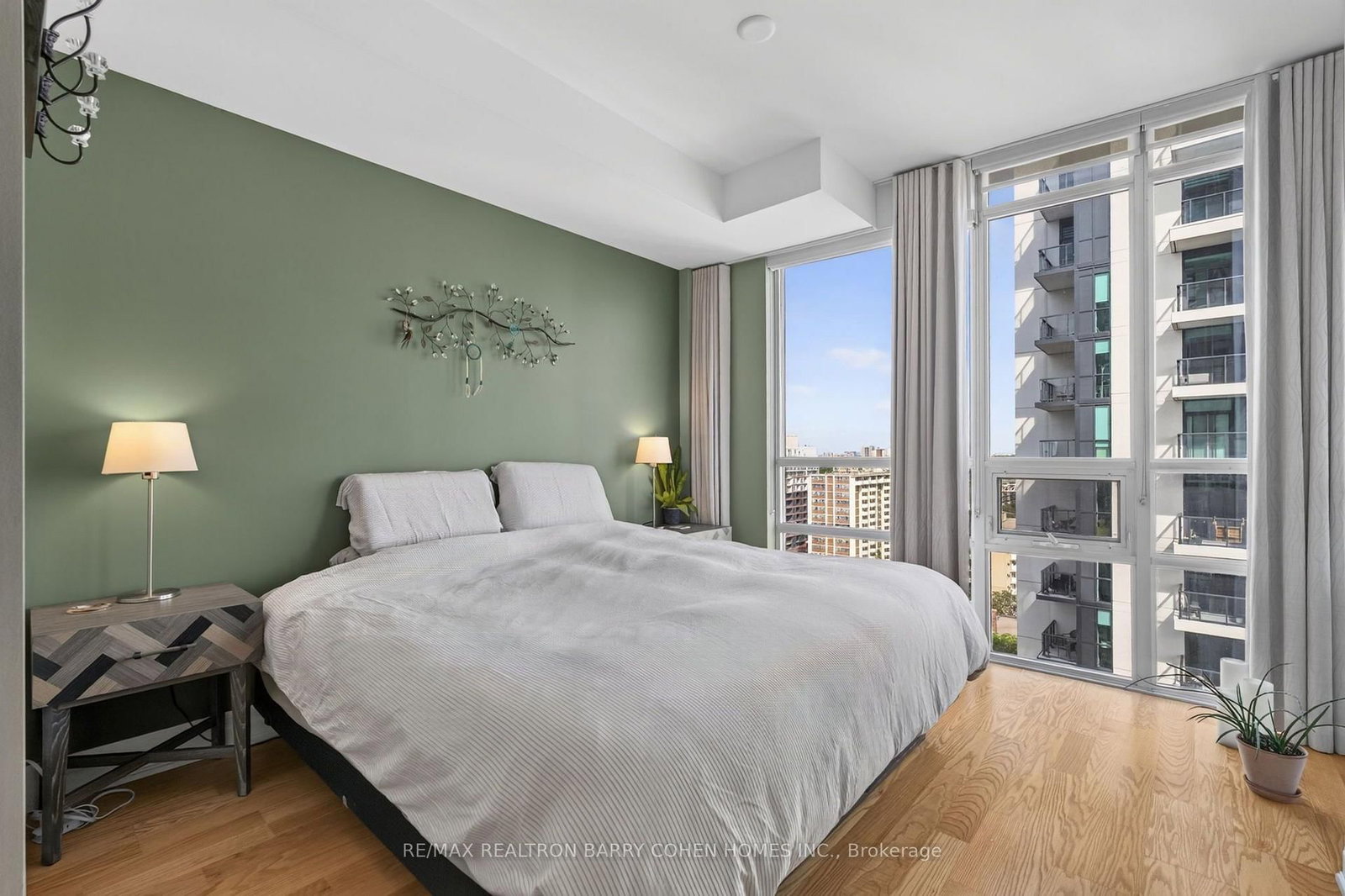 500 St Clair Avenue W • #1404 • Toronto, ON photo 12