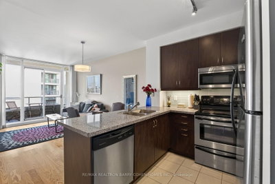 500 St Clair Avenue W • #1404 • Toronto, ON photo 5