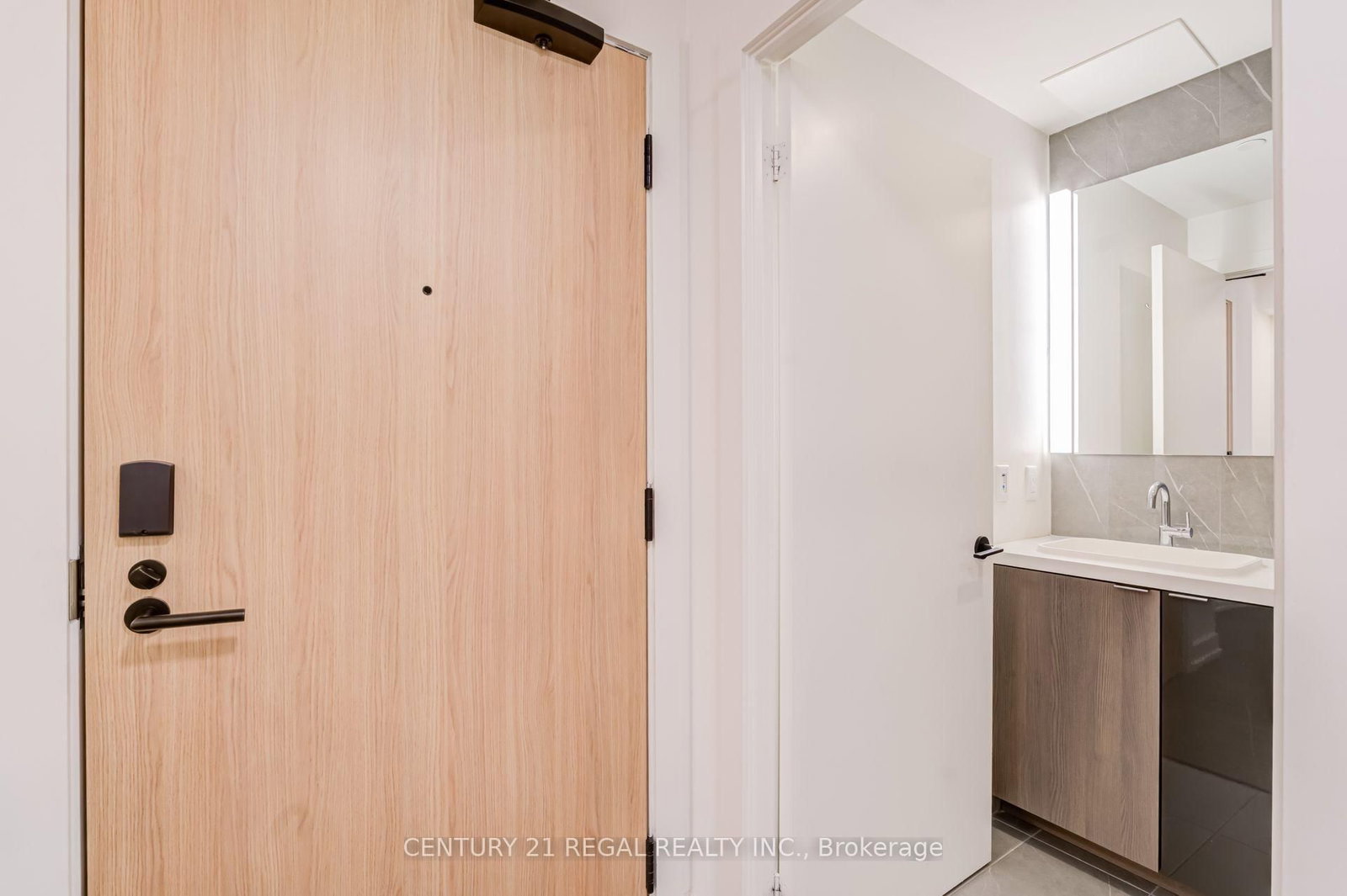 15 Mercer Street • #2204 • Toronto, ON photo 13