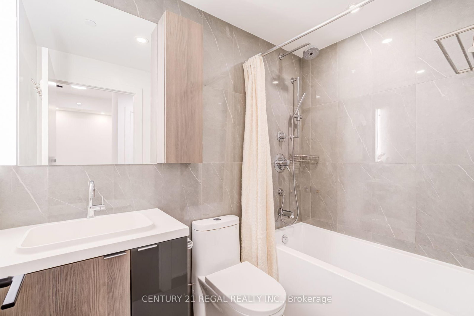 15 Mercer Street • #2204 • Toronto, ON photo 14