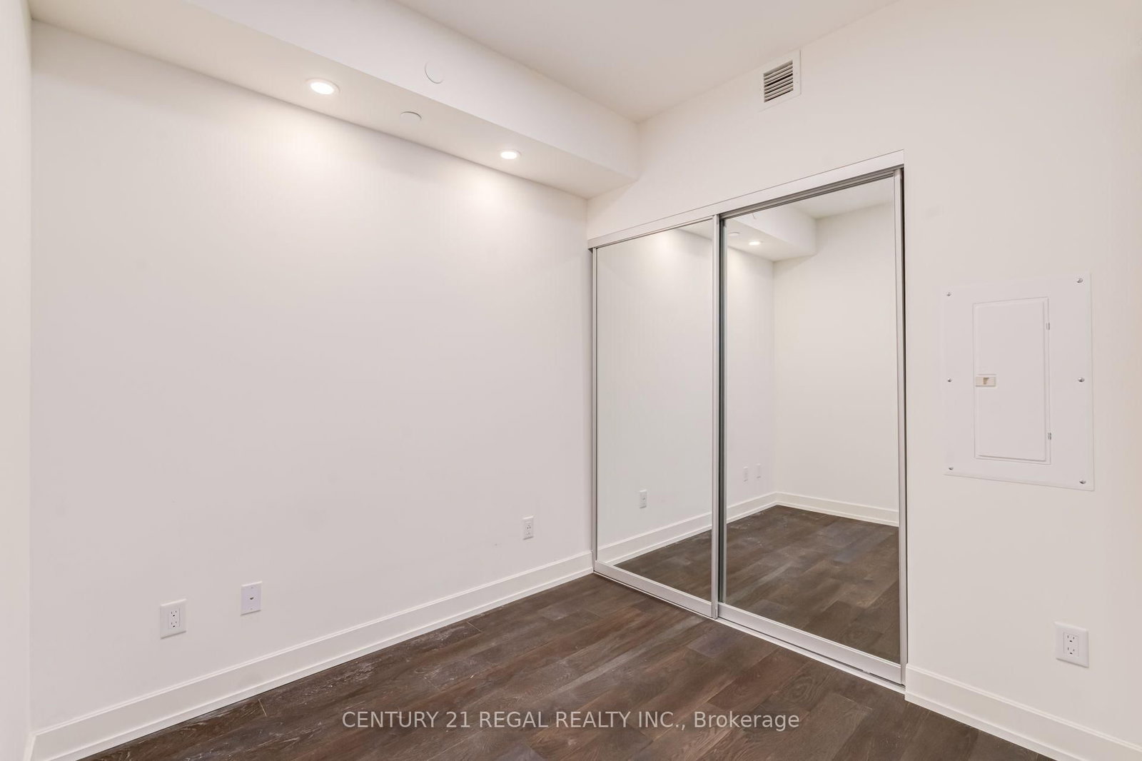 15 Mercer Street • #2204 • Toronto, ON photo 17