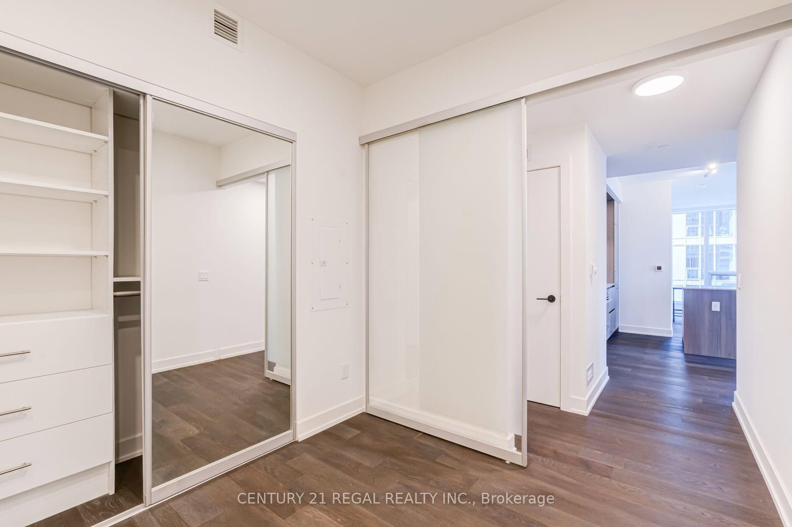 15 Mercer Street • #2204 • Toronto, ON photo 19