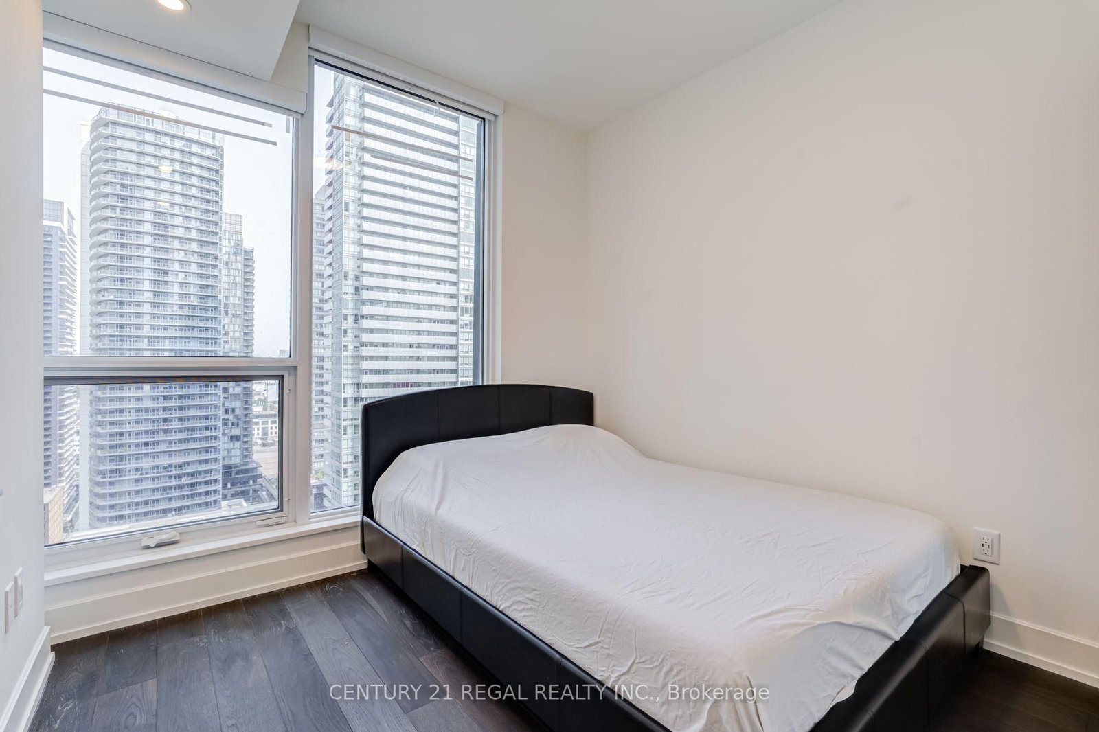 15 Mercer Street • #2204 • Toronto, ON photo 21