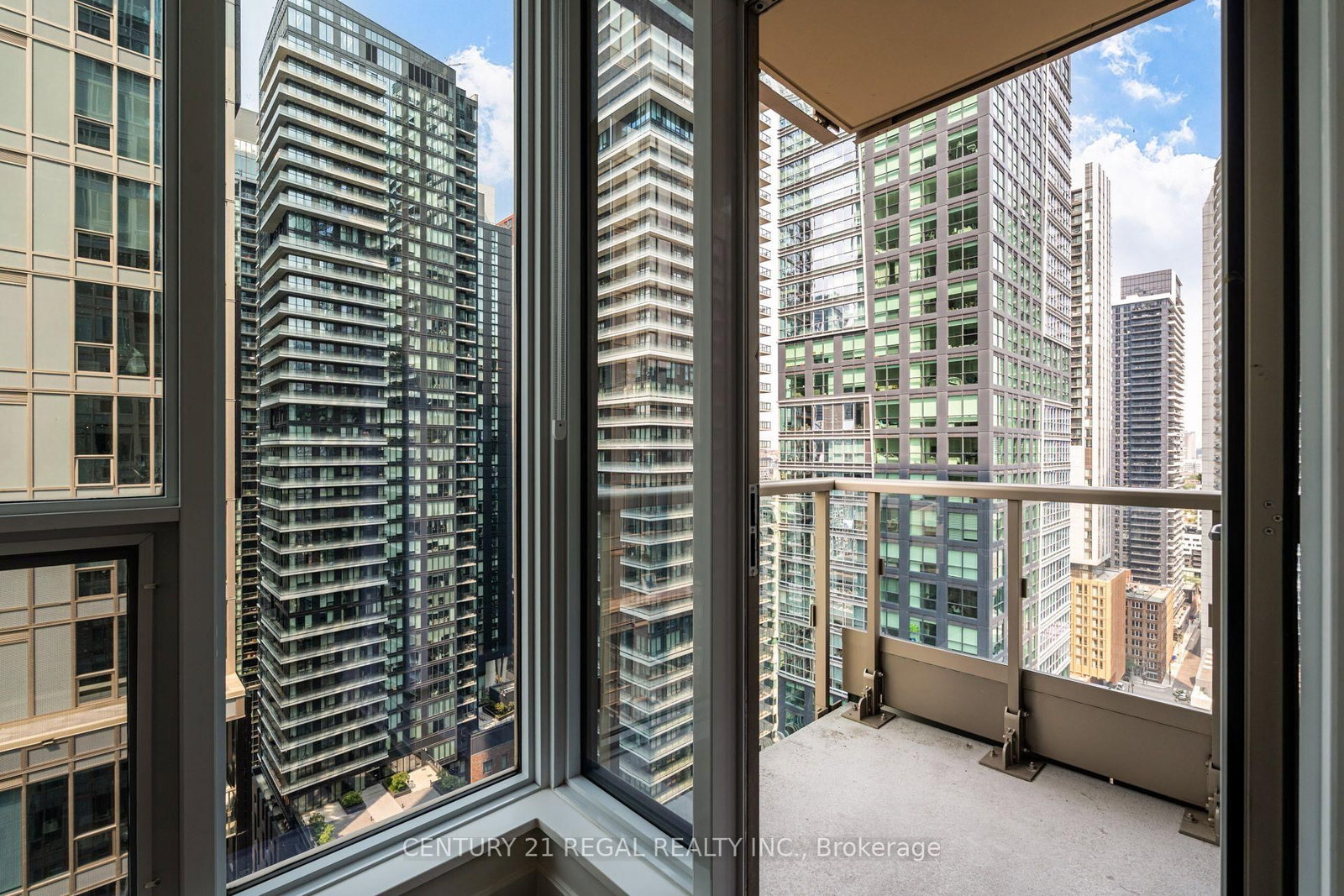 15 Mercer Street • #2204 • Toronto, ON photo 44