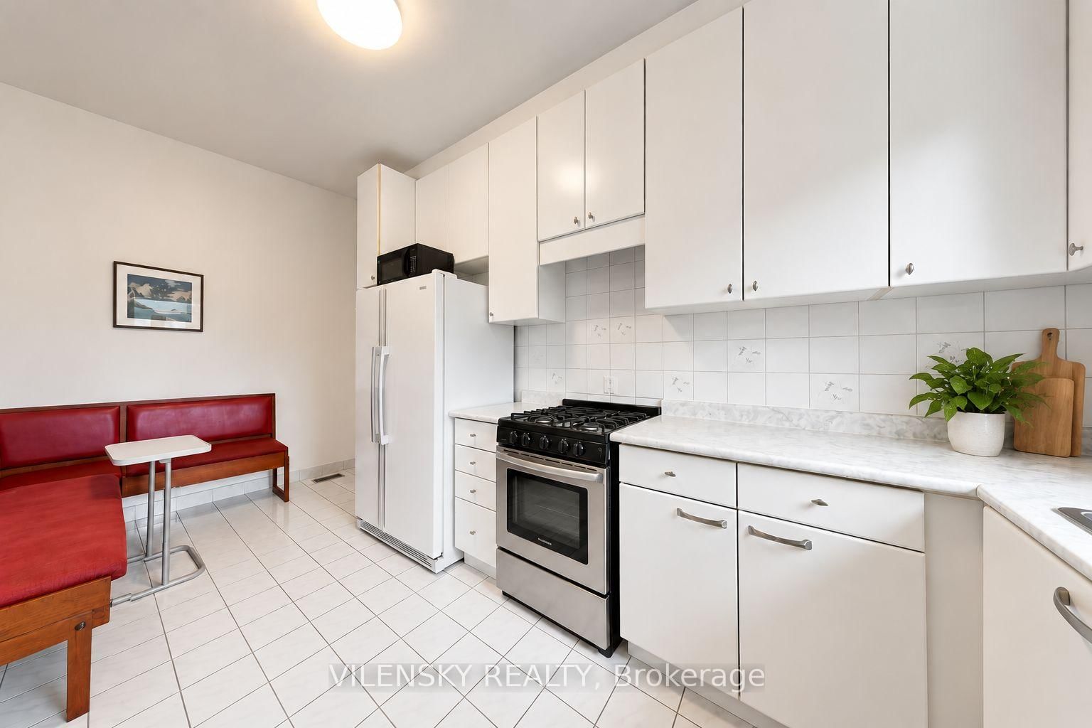 41 Lakeview Avenue • Toronto, ON photo 11