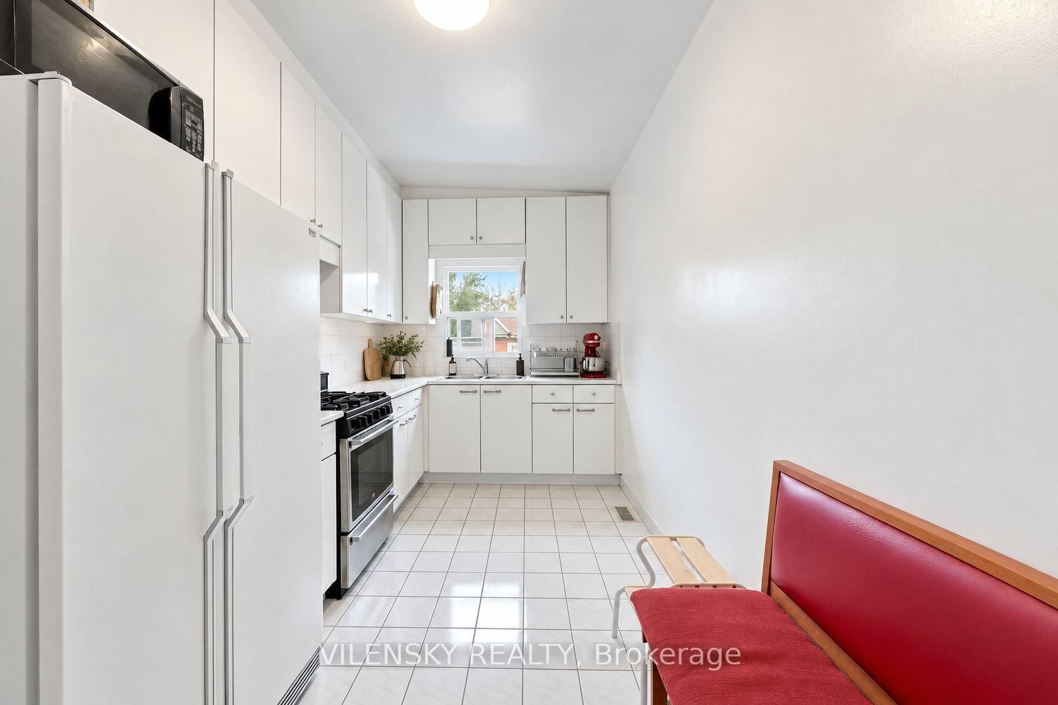 41 Lakeview Avenue • Toronto, ON photo 12