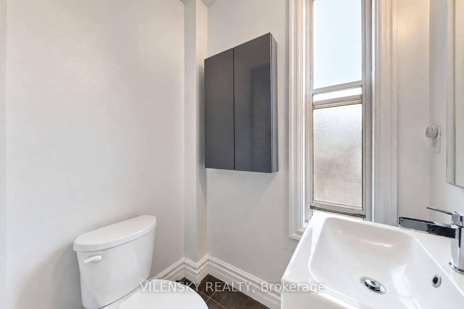 41 Lakeview Avenue • Toronto, ON photo 14