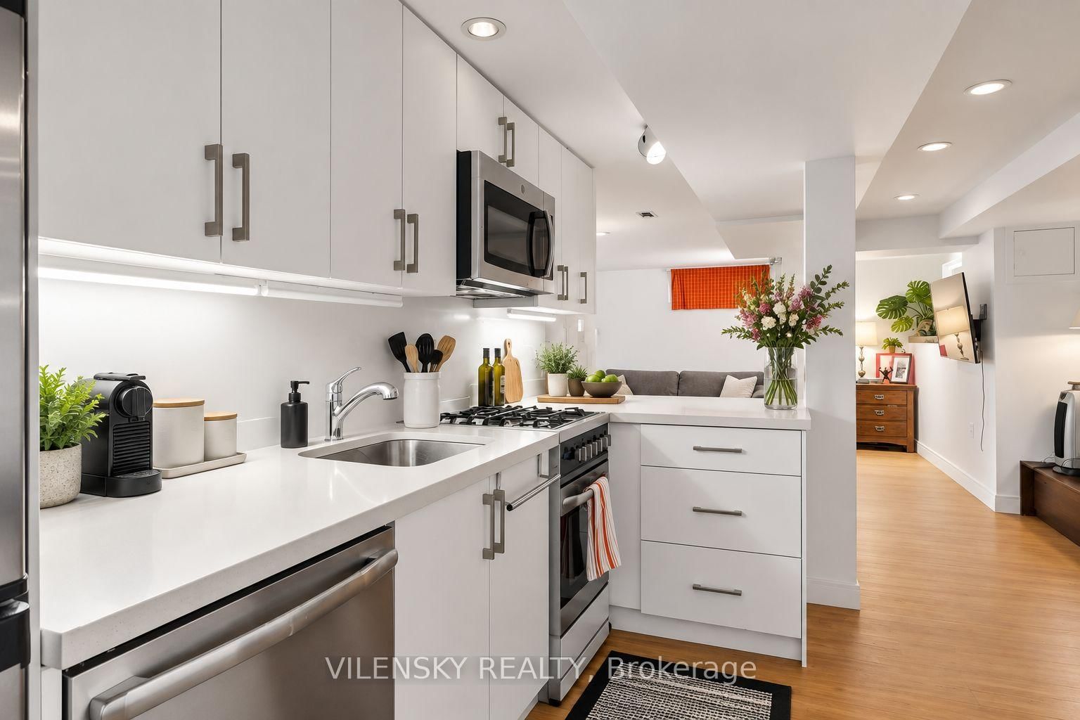 41 Lakeview Avenue • Toronto, ON photo 25