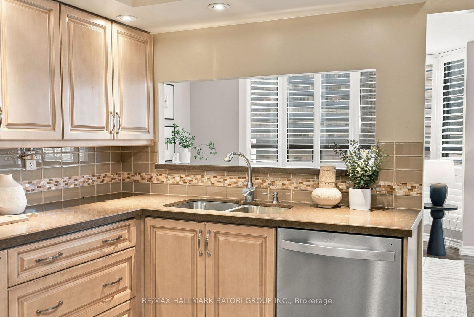 33 Elmhurst Avenue • #702 • Toronto, ON photo 13