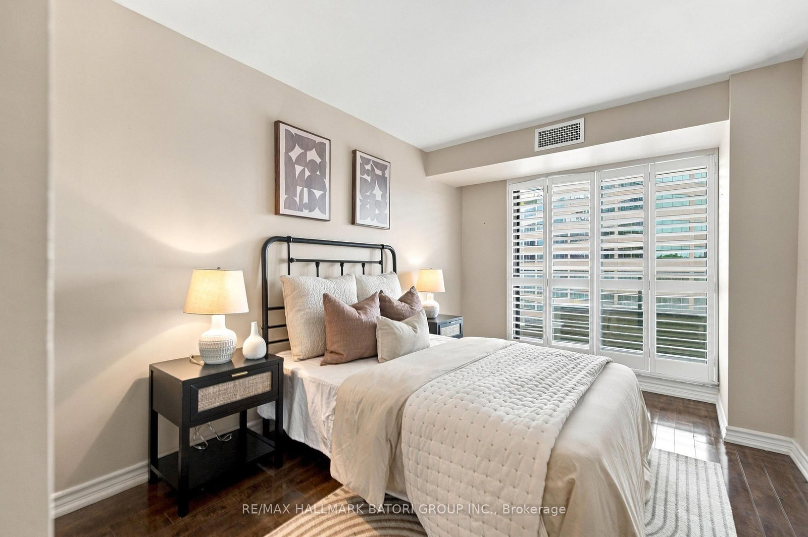 33 Elmhurst Avenue • #702 • Toronto, ON photo 15