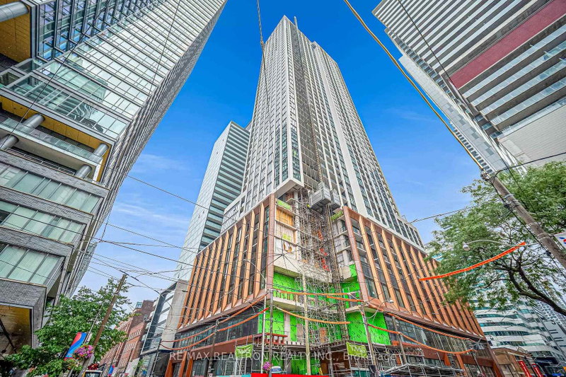 2212 - 400 King Street W