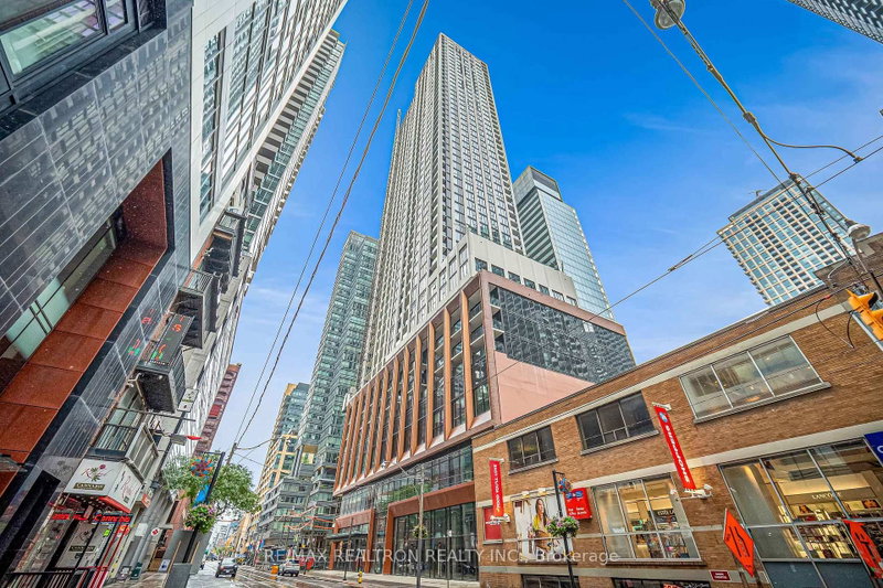 2212 - 400 King Street W