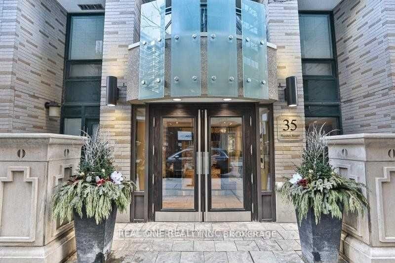 204 - 35 Hayden Street