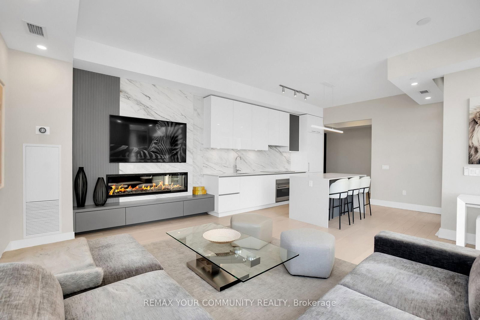 1 Yorkville Avenue • #5405 • Toronto, ON photo 13