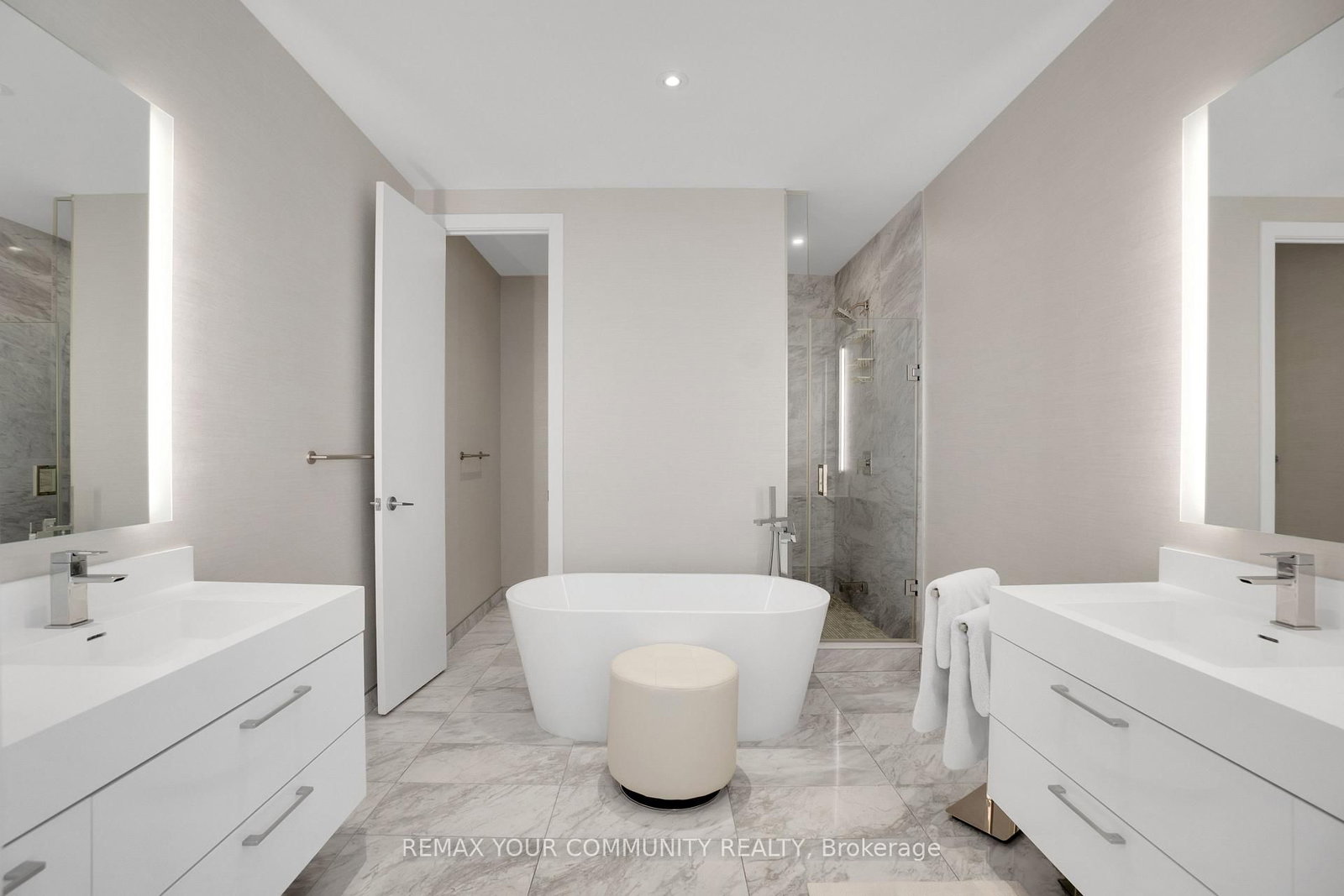 1 Yorkville Avenue • #5405 • Toronto, ON photo 16