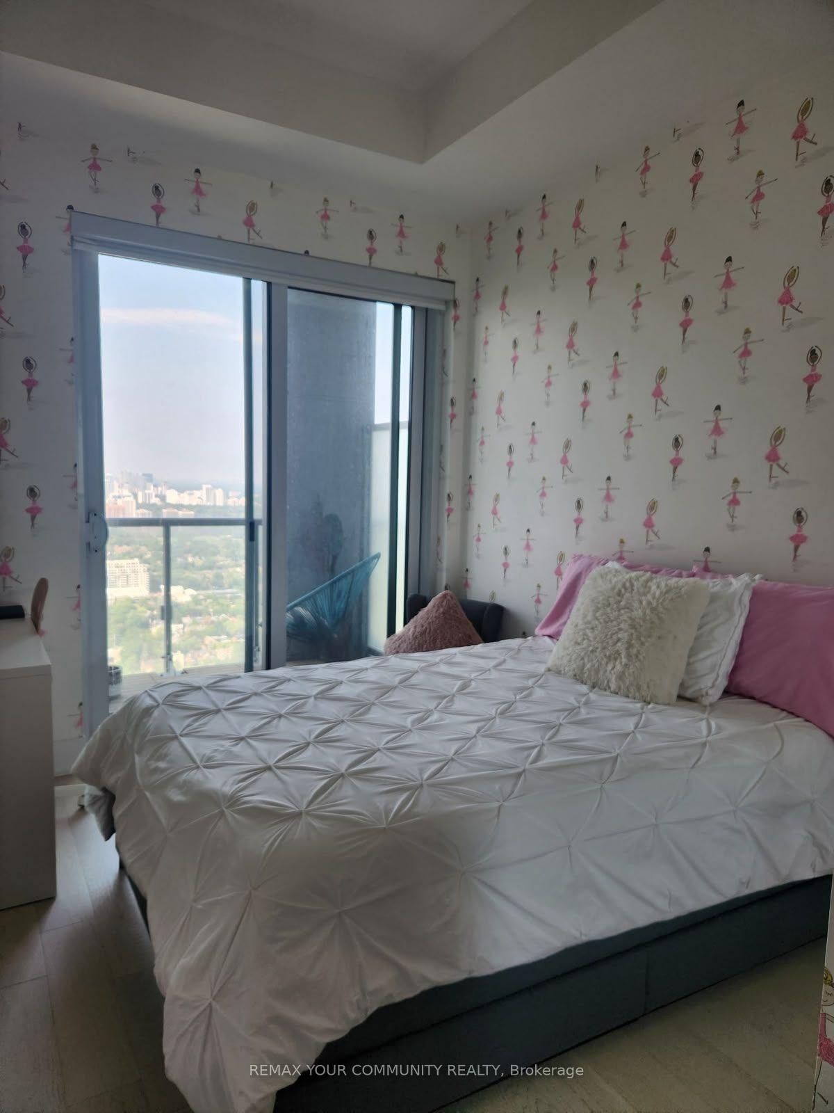 1 Yorkville Avenue • #5405 • Toronto, ON photo 19