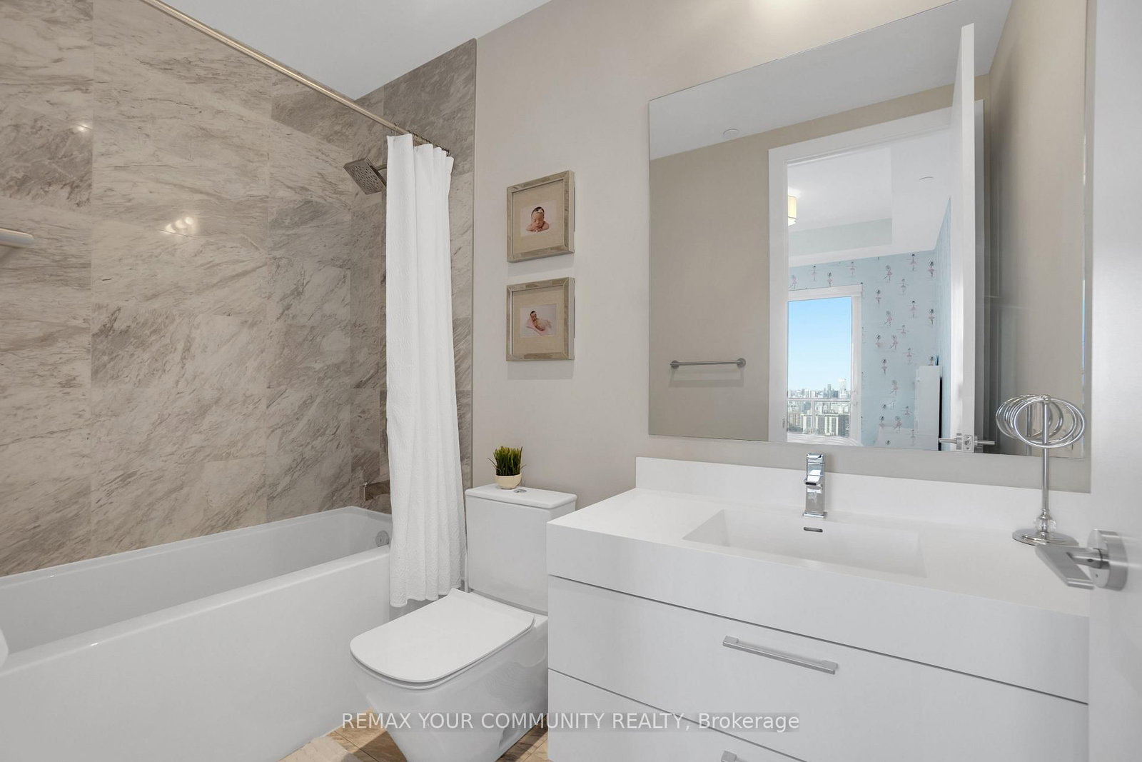 1 Yorkville Avenue • #5405 • Toronto, ON photo 23