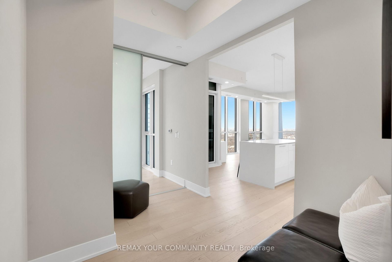 1 Yorkville Avenue • #5405 • Toronto, ON photo 8