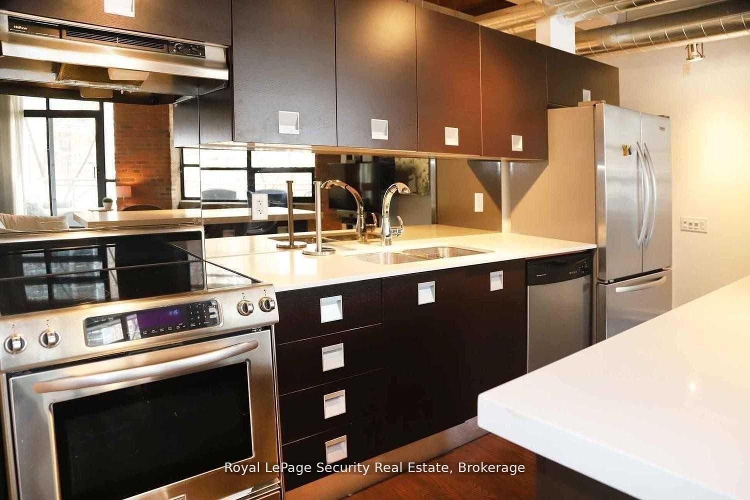 43 Hanna Avenue • #208 • Toronto, ON photo 11
