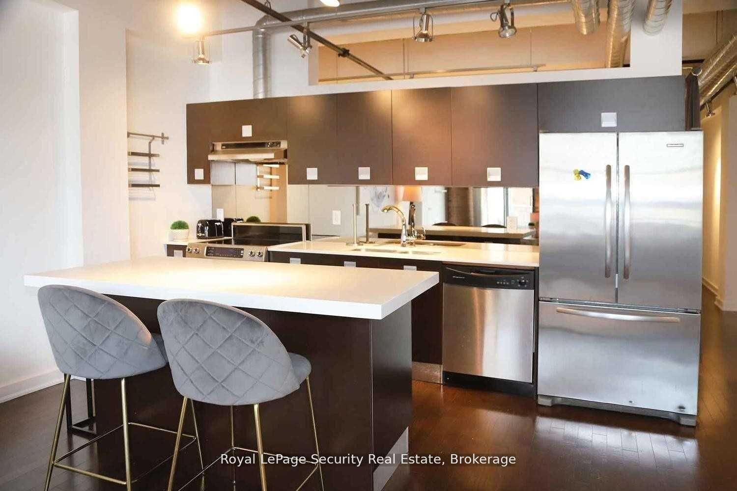 43 Hanna Avenue • #208 • Toronto, ON photo 8