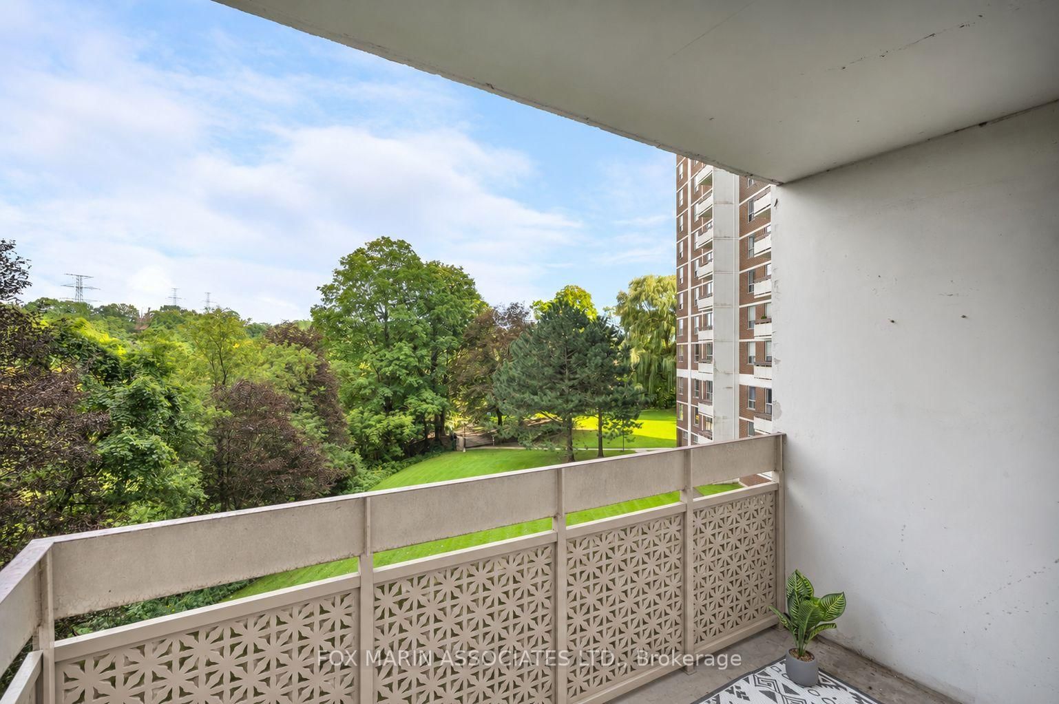 20 Edgecliff Golfway • #312 • Toronto, ON photo 23