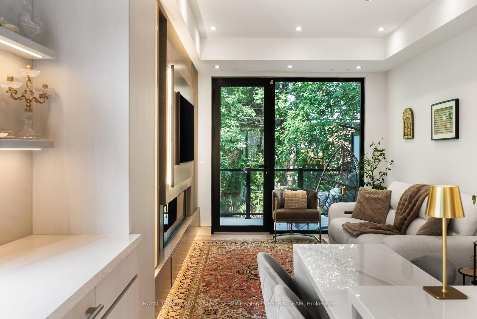 16B Kenrae Road • Toronto, ON photo 11