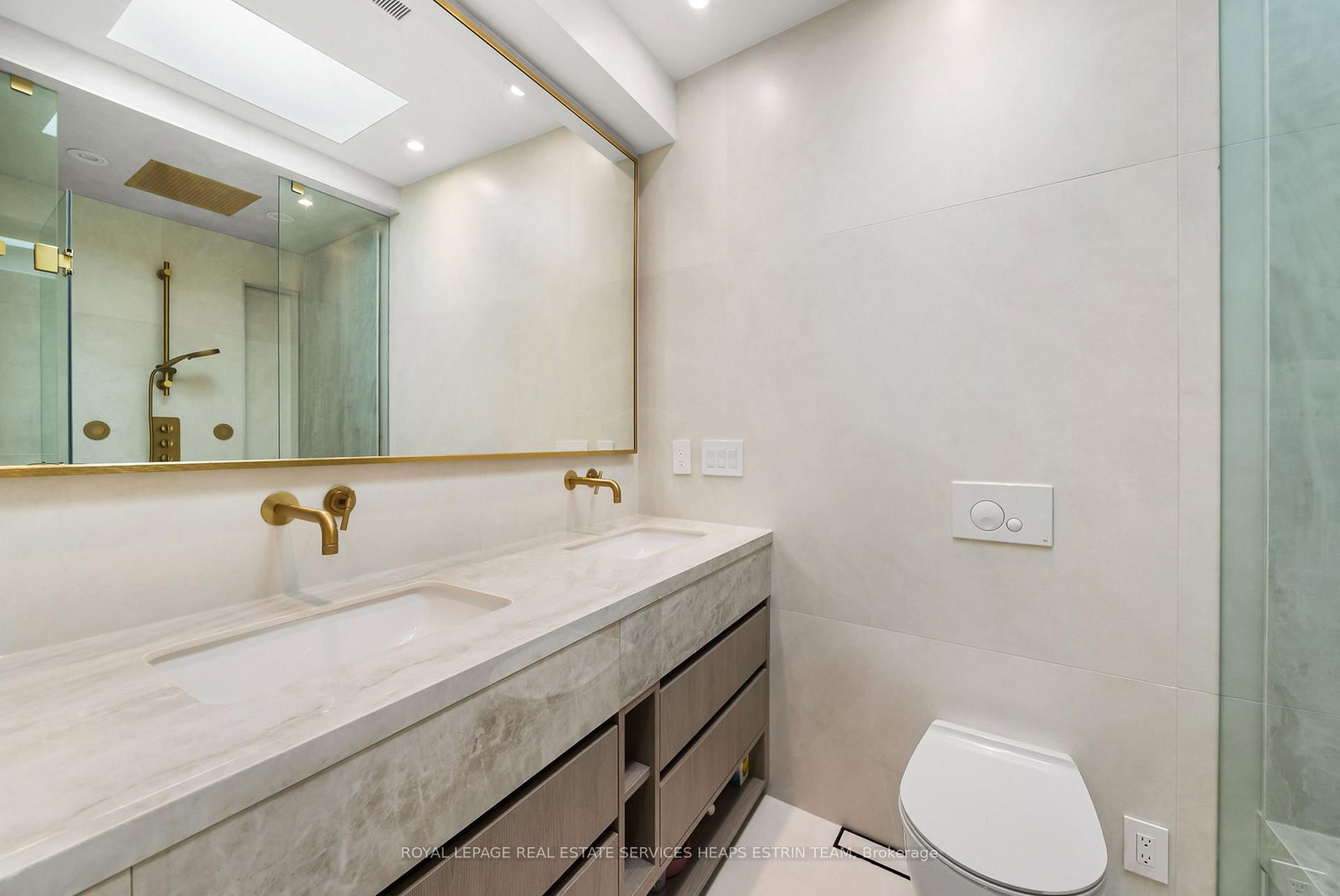16B Kenrae Road • Toronto, ON photo 19