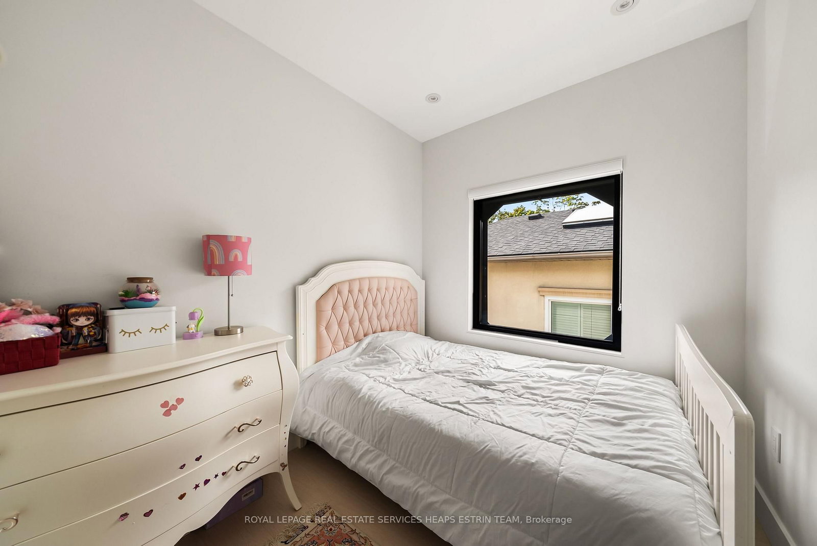 16B Kenrae Road • Toronto, ON photo 21