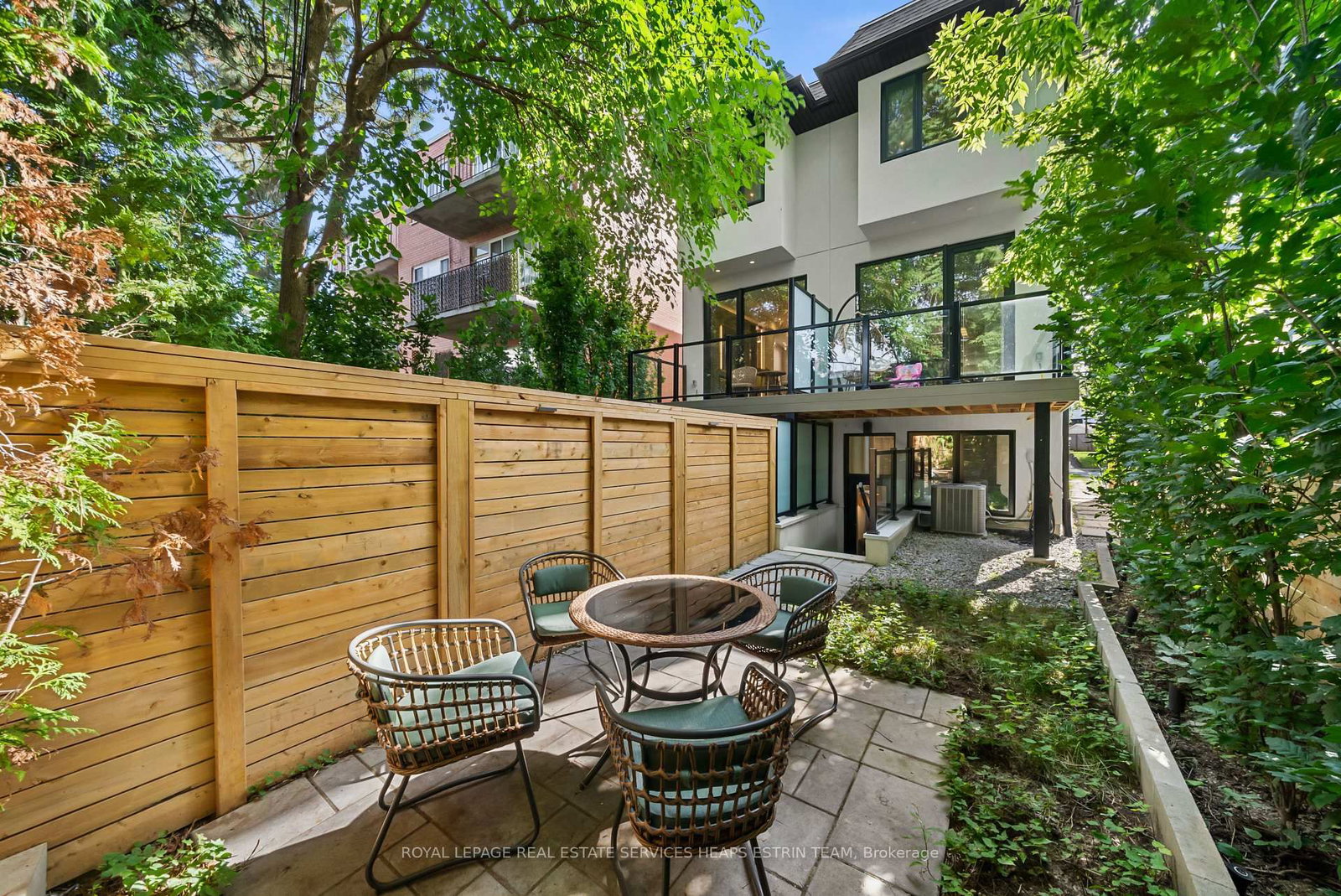 16B Kenrae Road • Toronto, ON photo 28