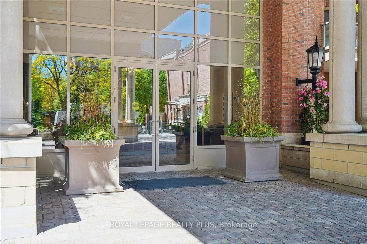 20 Burkebrook Place • #204 • Toronto, ON photo 4