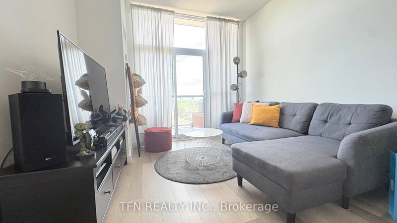 802 - 1603 Eglinton Avenue W