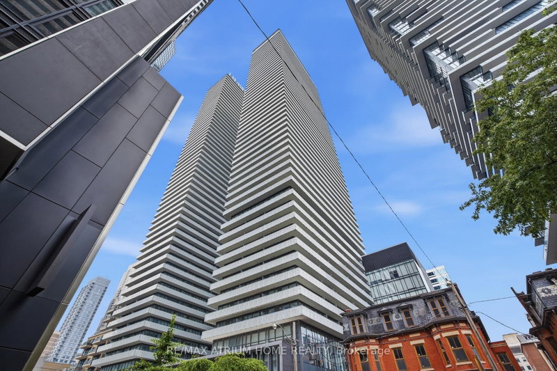4413 - 50 Charles Street E