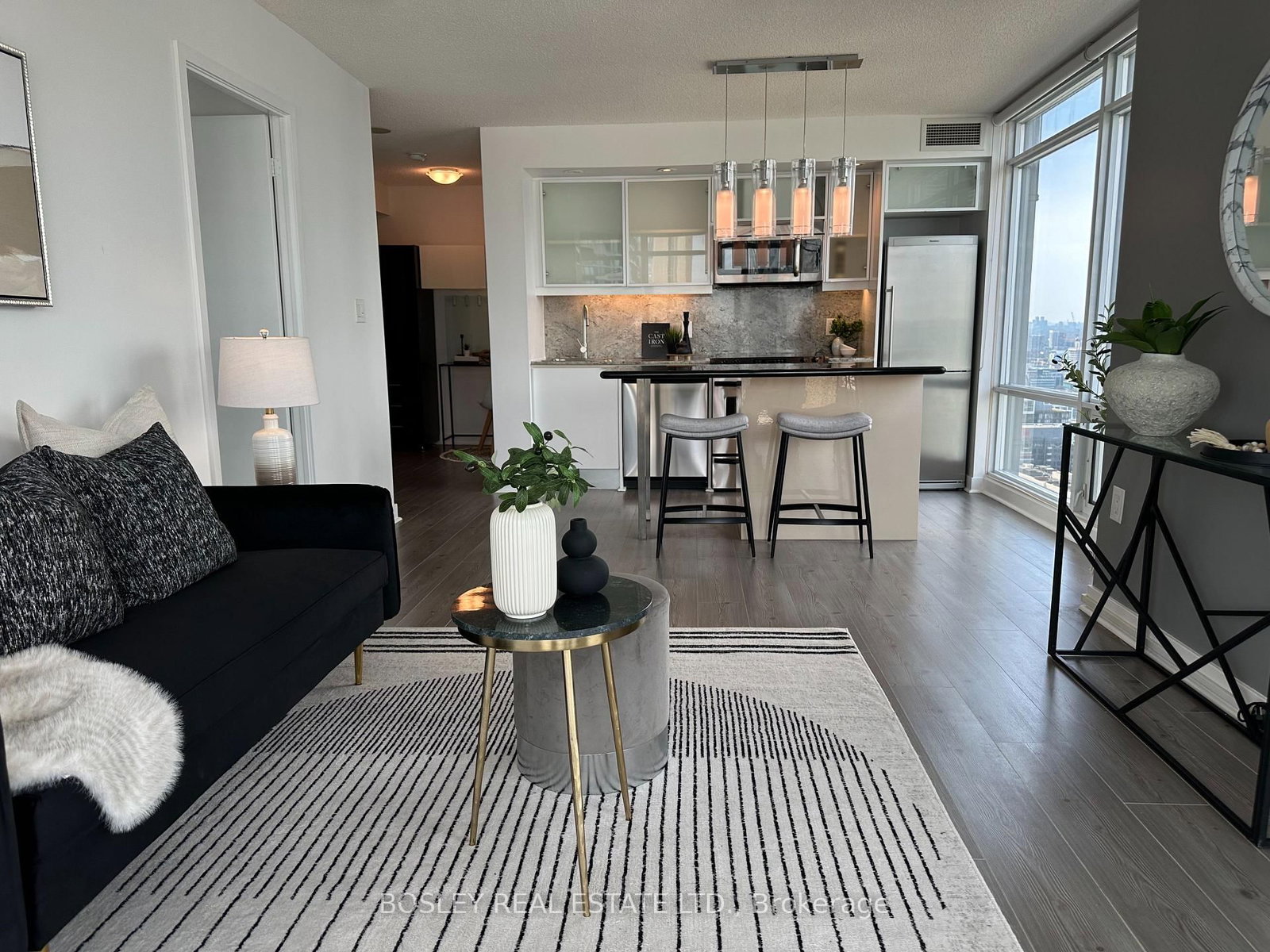25 Telegram Mews • #3902 • Toronto, ON photo 12