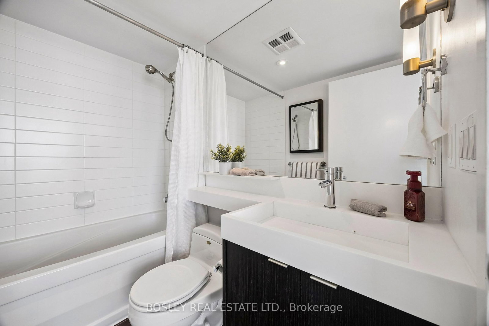 25 Telegram Mews • #3902 • Toronto, ON photo 22