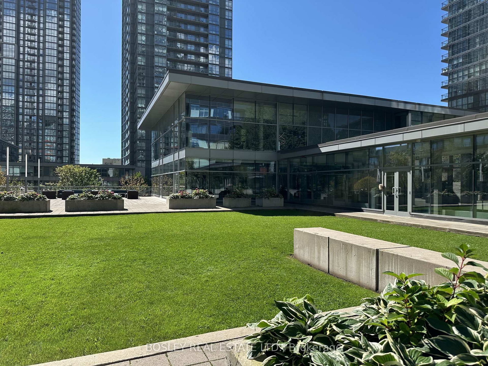 25 Telegram Mews • #3902 • Toronto, ON photo 30