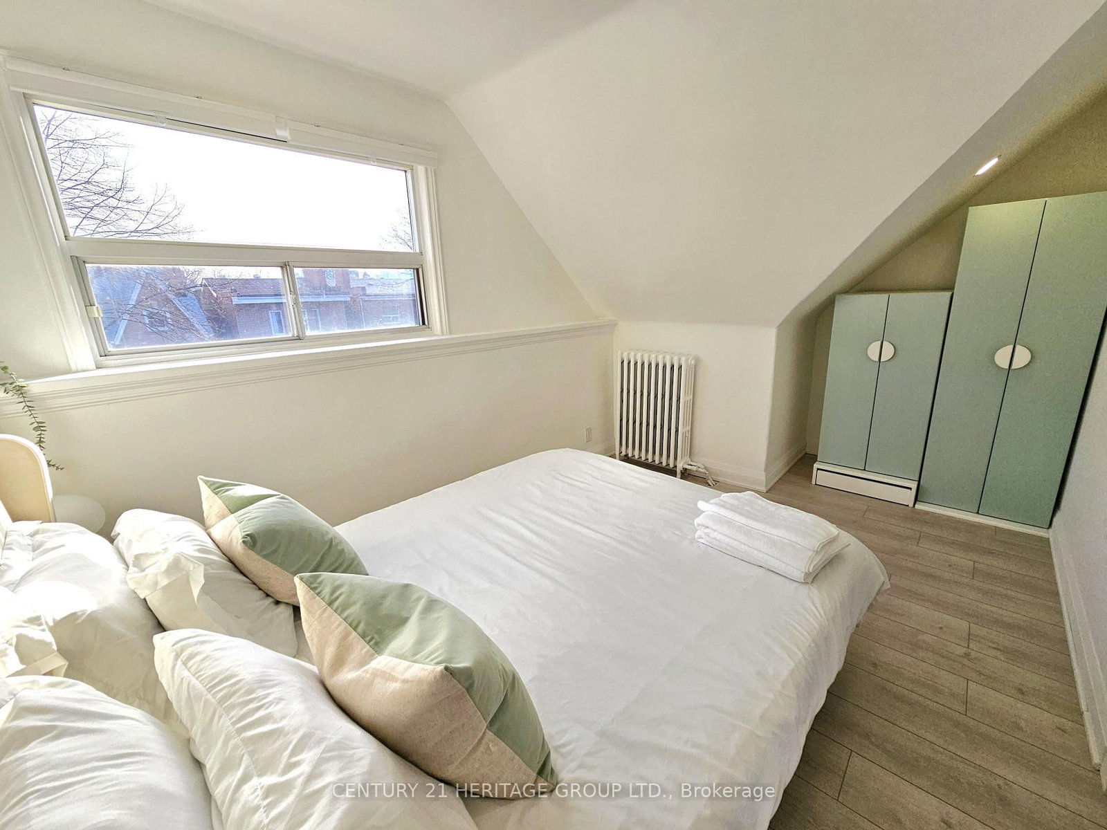 3rd Floor - 344 Shaw Street, Toronto 3